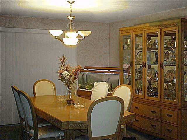102 Ravenhill Road Tamiment, PA 18371 - Photo 5 of 8 dining room