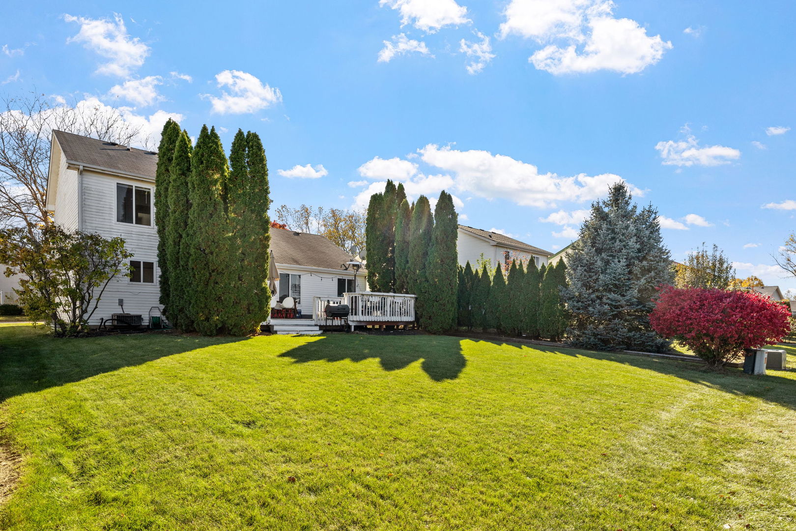 14058 South Hemingway Circle Plainfield, IL 60544 - Photo 21 of 23 a view of a house with swimming pool and sitting area