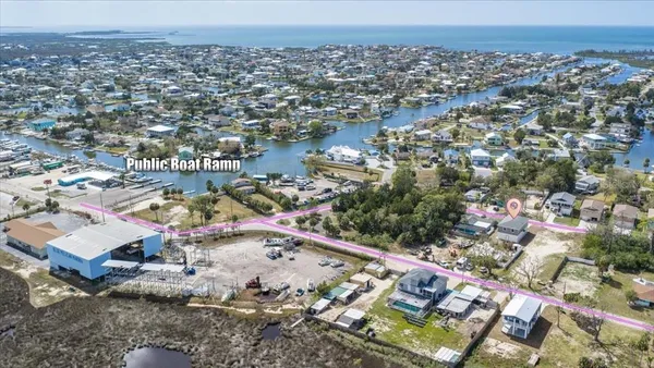 $399,900 | 5050 Oak Leaf Lane, Hernando Beach, FL 34607