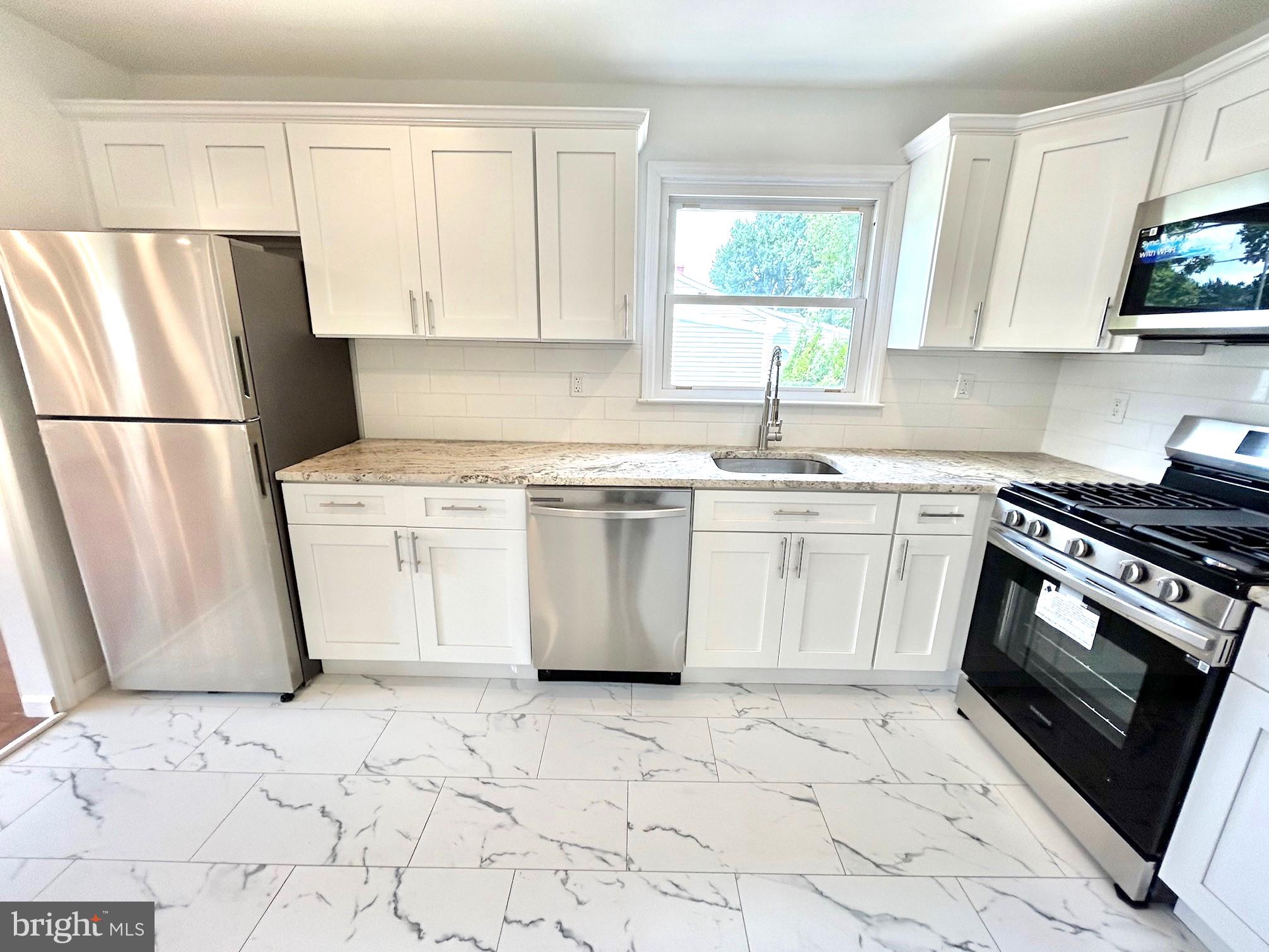16 Gladwyn Road Marlton, NJ 08053 - Photo 4 of 22 Kitchen