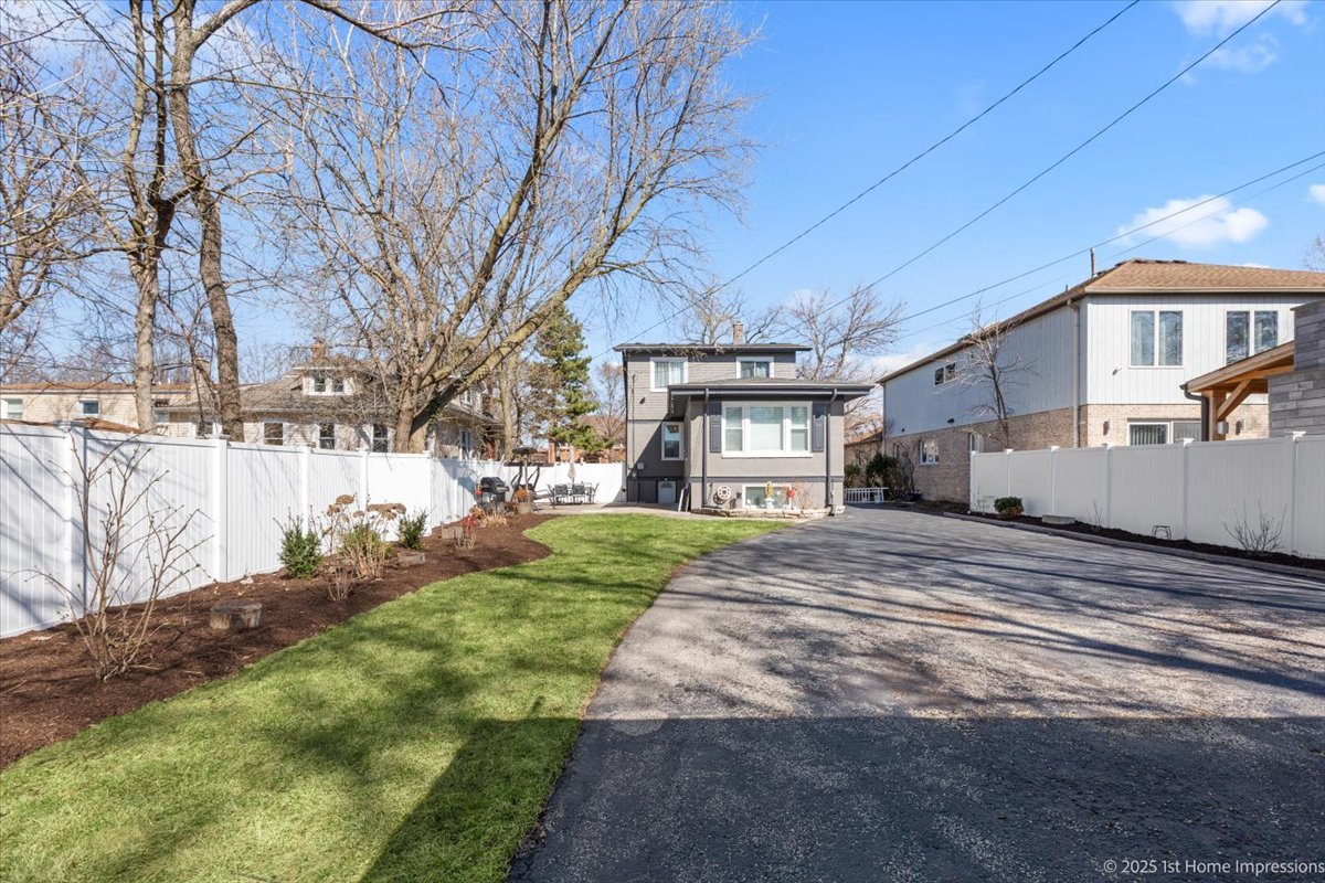 411 Herrick Road Riverside, IL 60546 - Photo 28 of 37 a view of a town with barn house