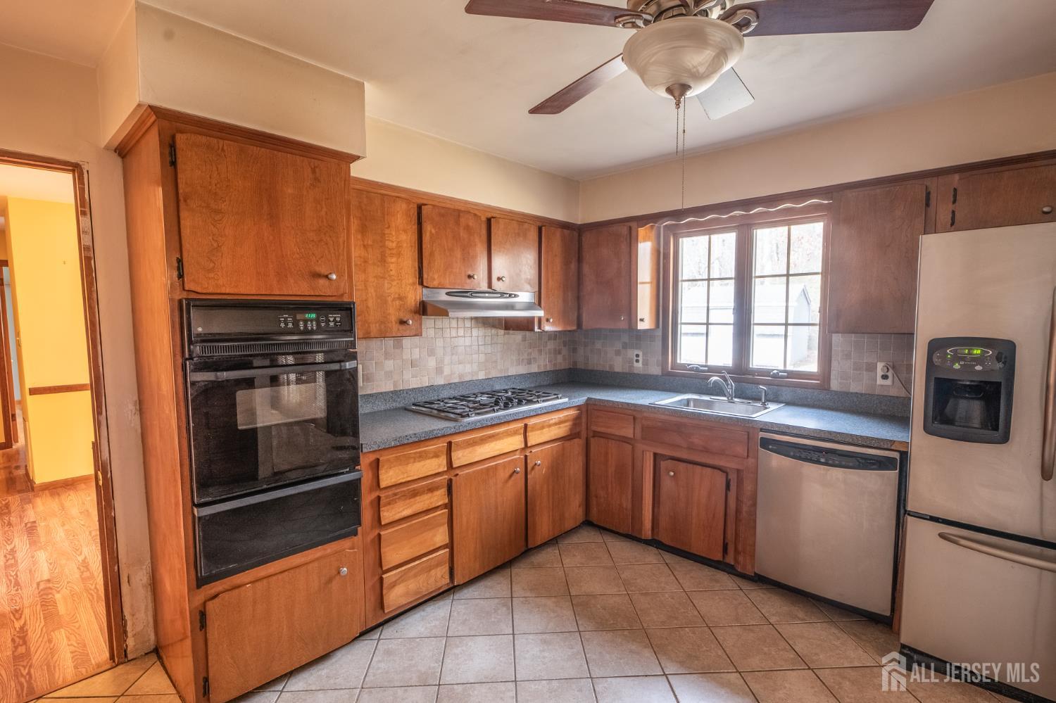 12 Francis Road East Brunswick, NJ 08816 - Photo 9 of 66