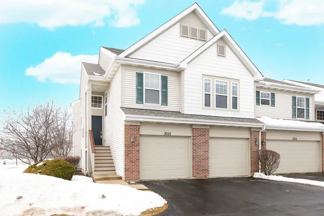$475,000 | 3021 Saganashkee Lane, Naperville, IL 60564
