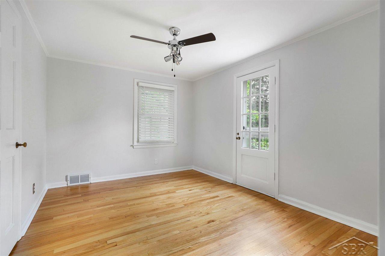 12 Benton Road Saginaw, MI 48602 - Photo 34 of 67 50082376-33.JPG
