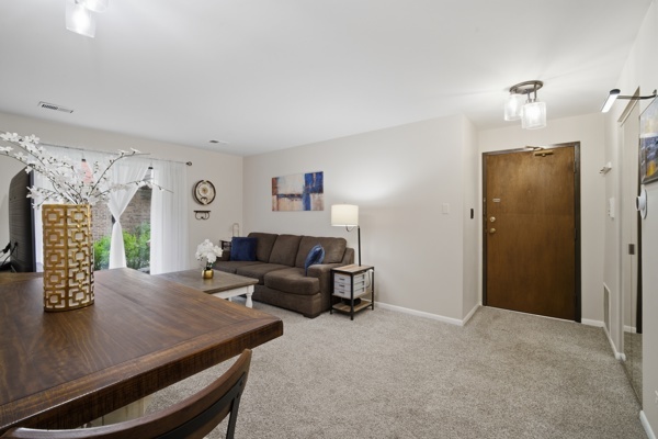 607 West Central Road, Unit 1A Mount Prospect, IL 60056 - Photo 8 of 14