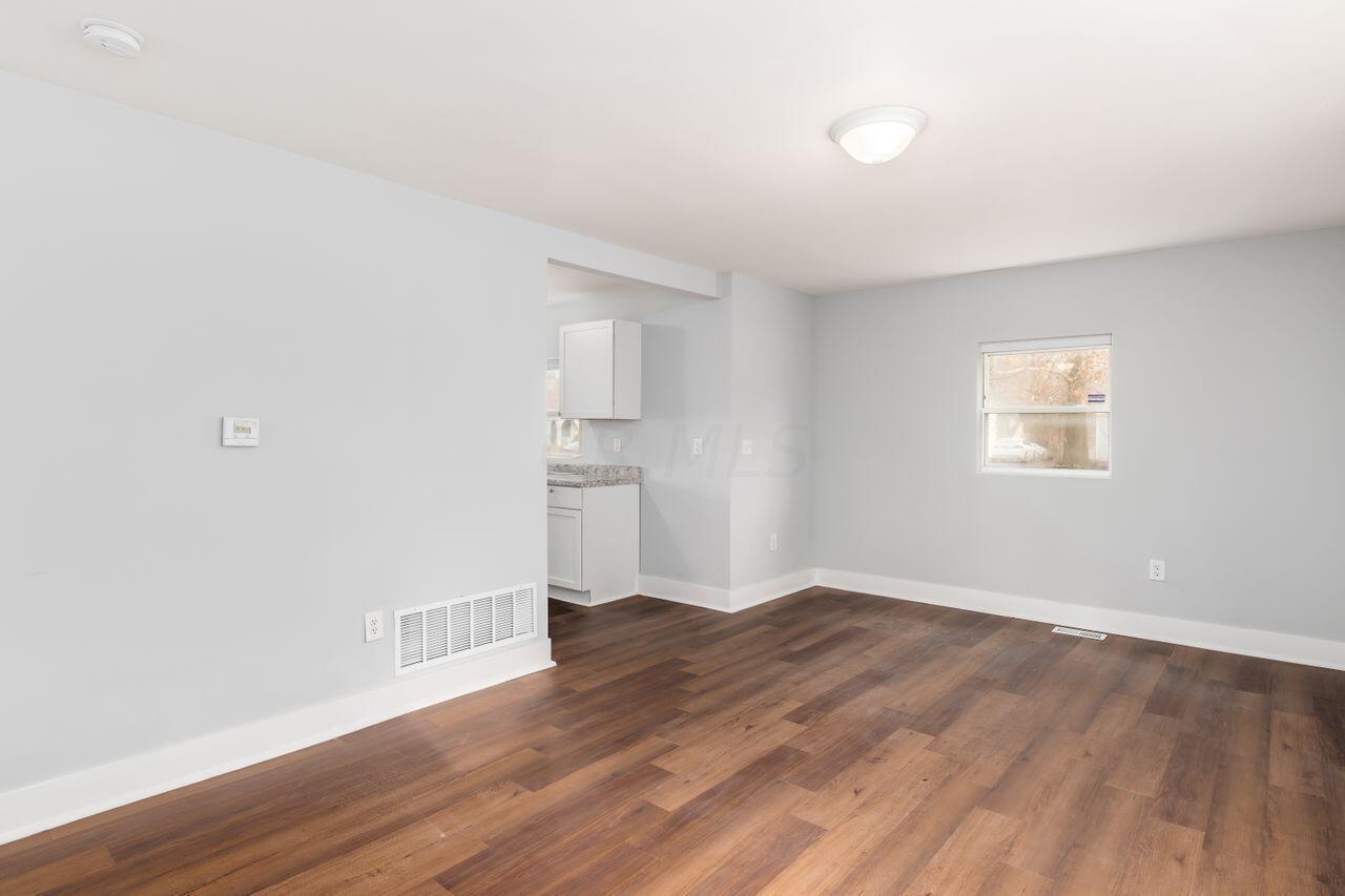 2549 Howey Road Columbus, OH 43211 - Photo 3 of 28 g_howey_rd-11