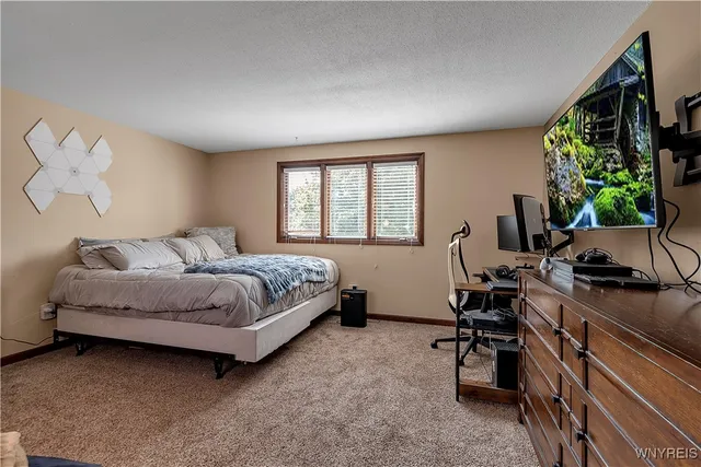 $575,000 | 230 Schimwood Court, Amherst, NY 14068