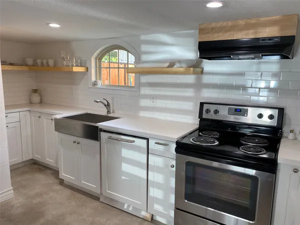 $1,000 | 2204 Terry Street, Houston, TX 77009