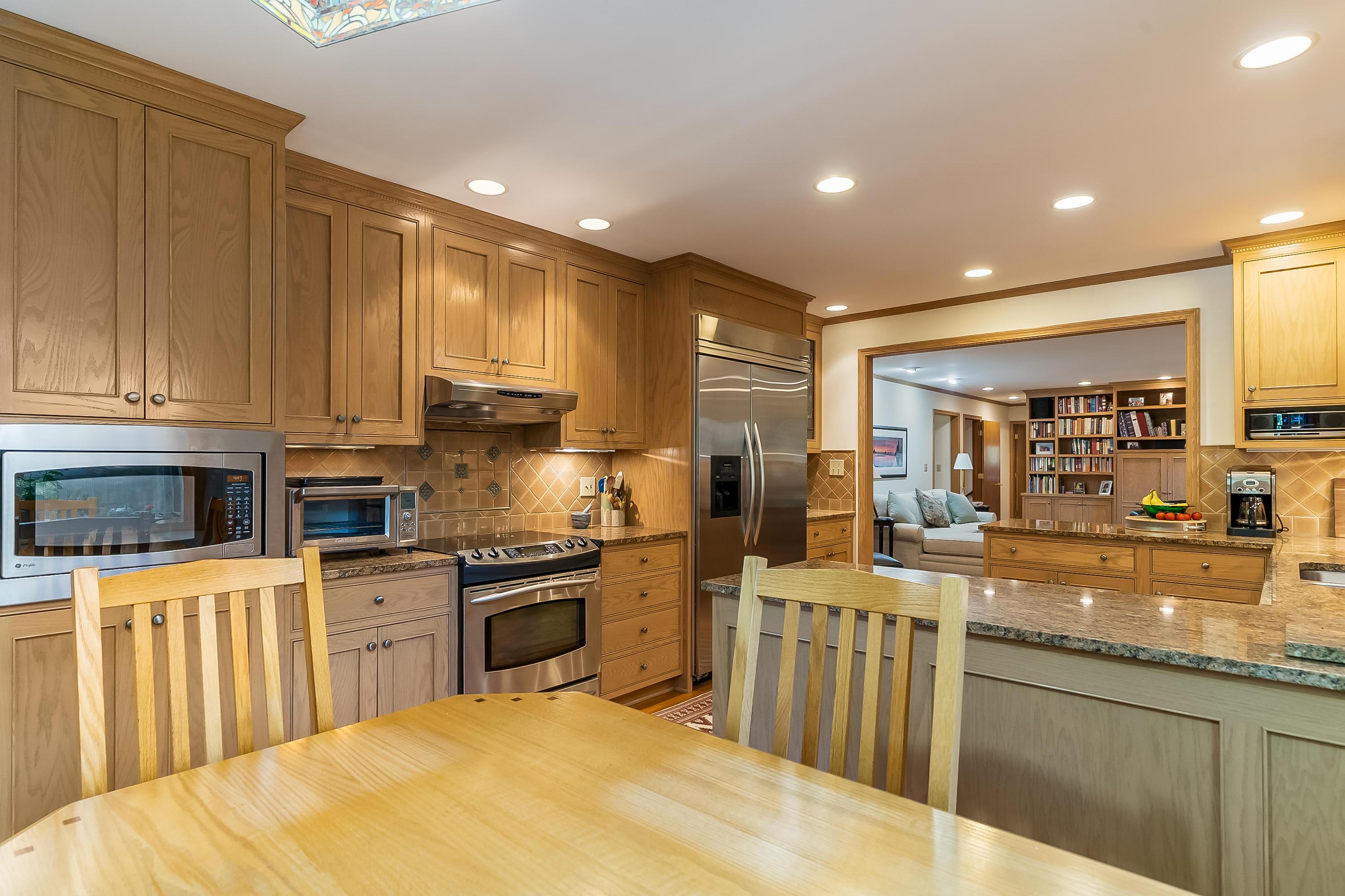 2390 Sheringham Road Columbus, OH 43220 - Photo 17 of 49
