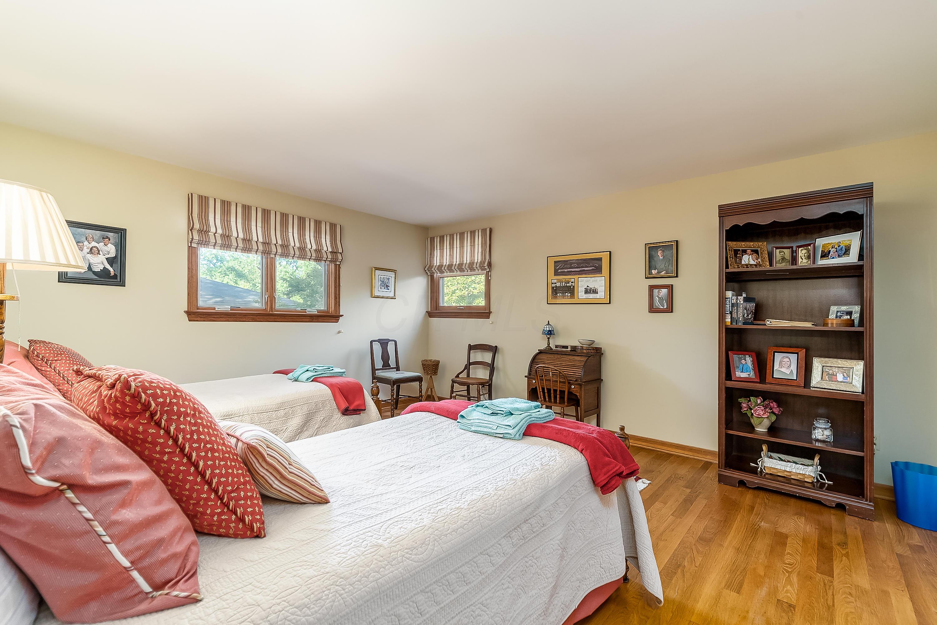 2390 Sheringham Road Columbus, OH 43220 - Photo 31 of 49