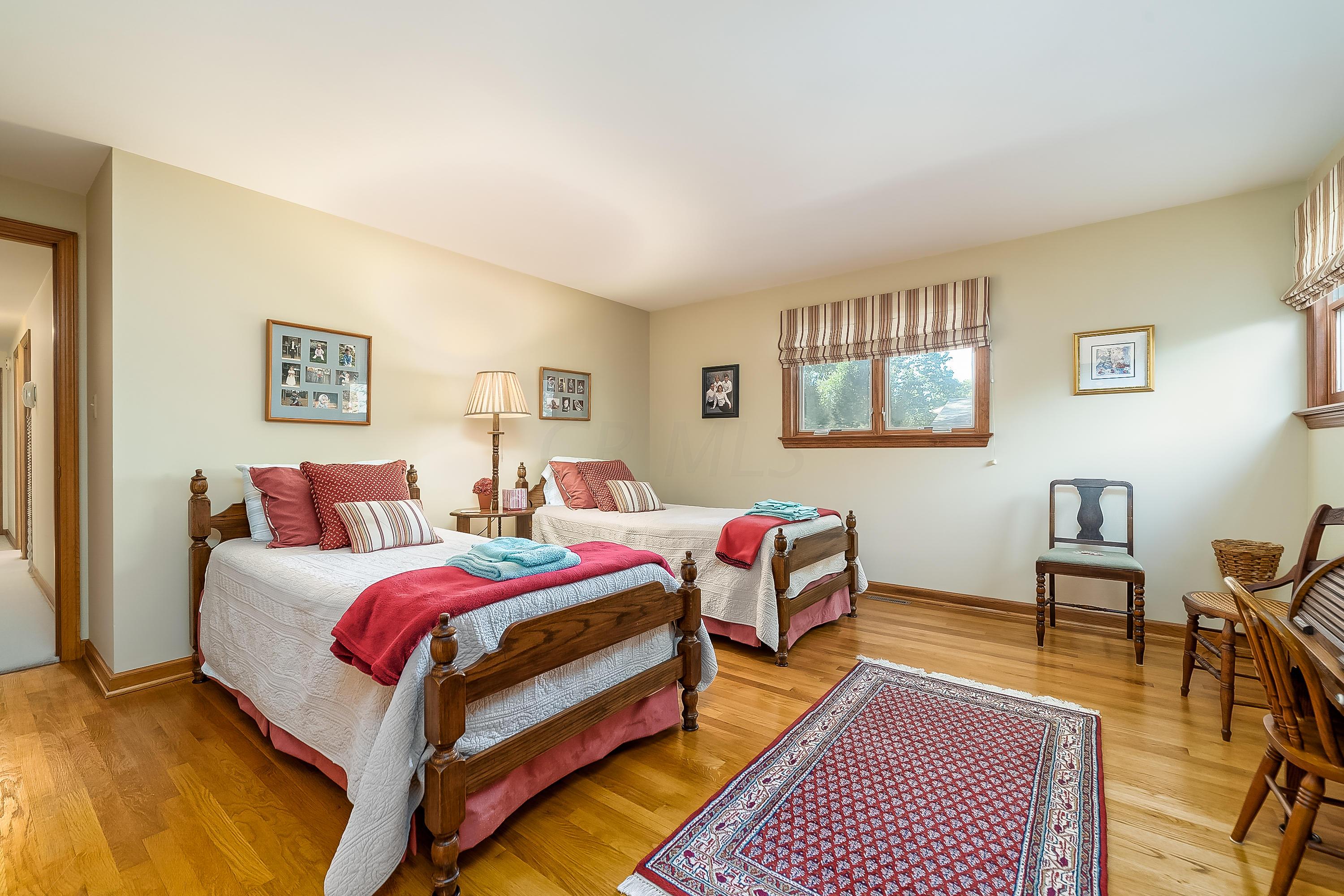 2390 Sheringham Road Columbus, OH 43220 - Photo 33 of 49