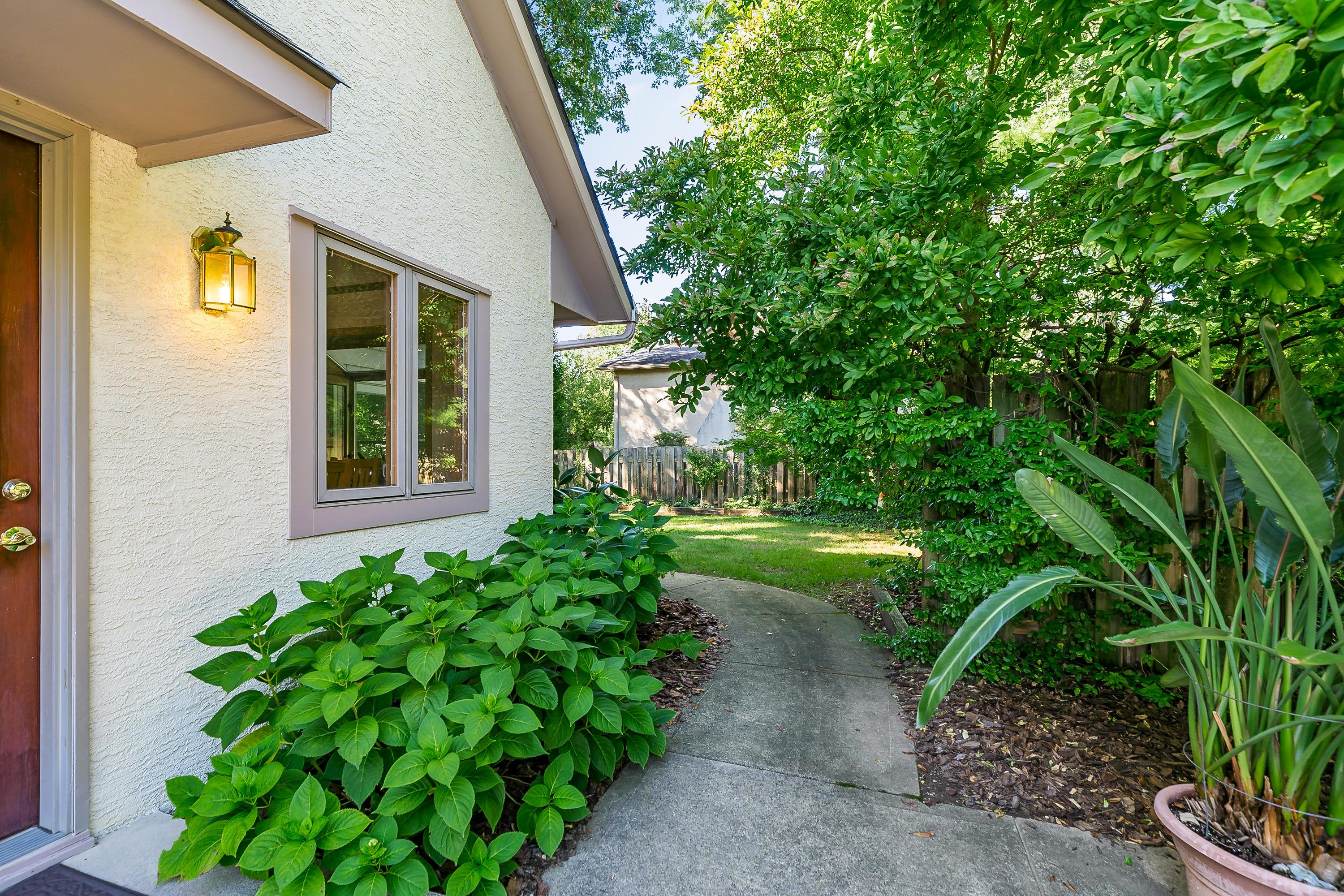 2390 Sheringham Road Columbus, OH 43220 - Photo 41 of 49