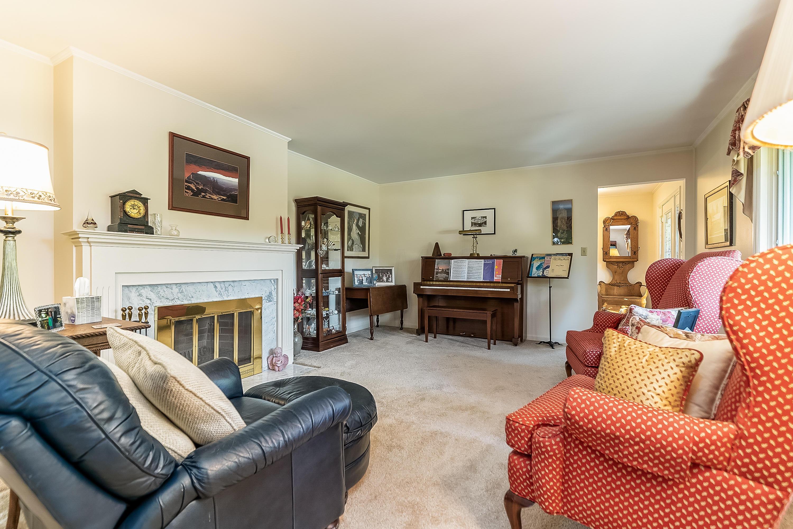 2390 Sheringham Road Columbus, OH 43220 - Photo 6 of 49
