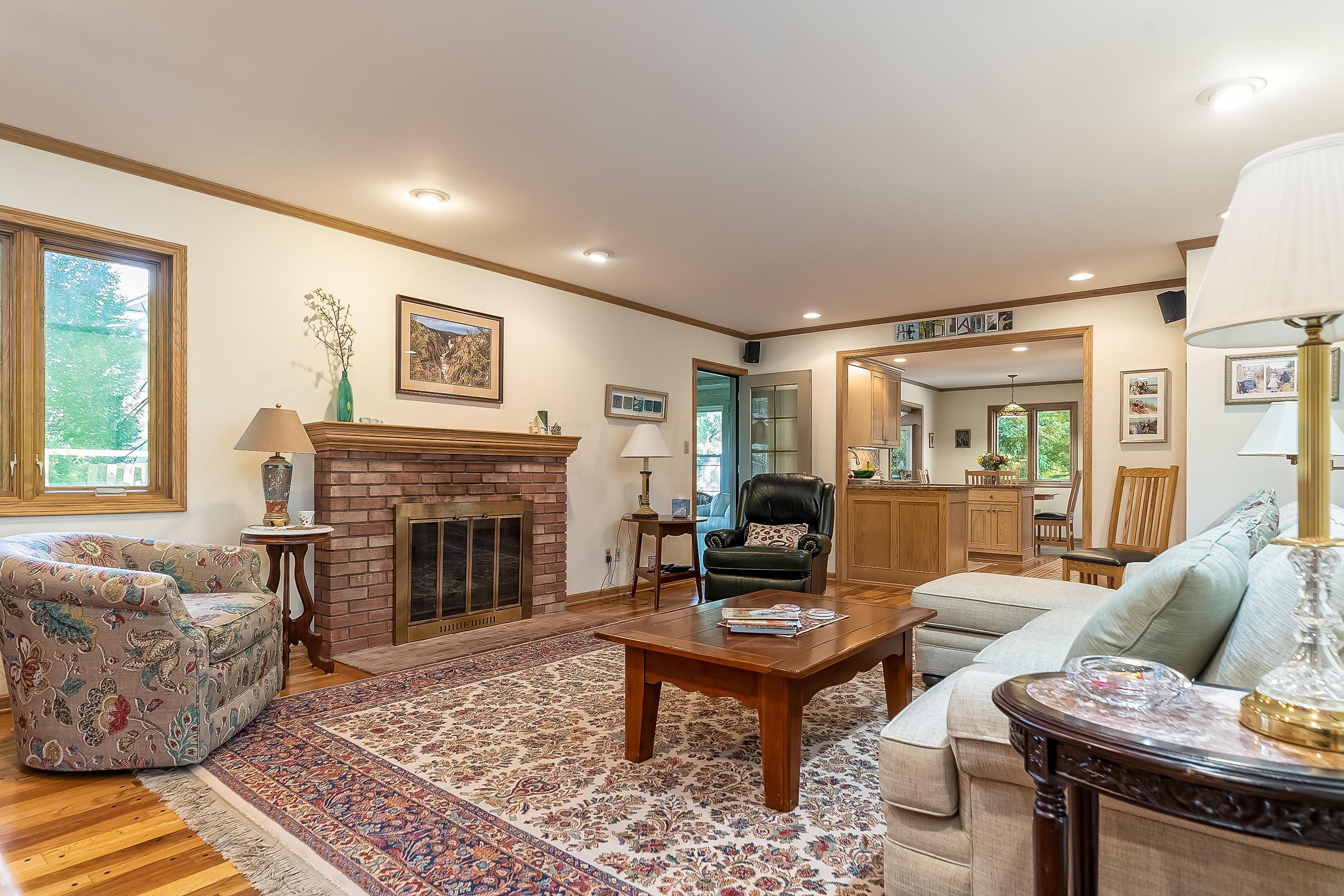2390 Sheringham Road Columbus, OH 43220 - Photo 10 of 49