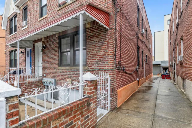 an outdoor view of a building