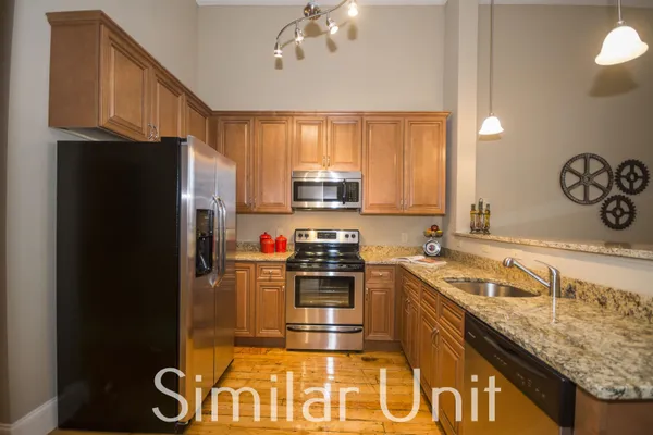 $2,320 | 195 McGregor Street, Unit 139, Manchester, NH 03102