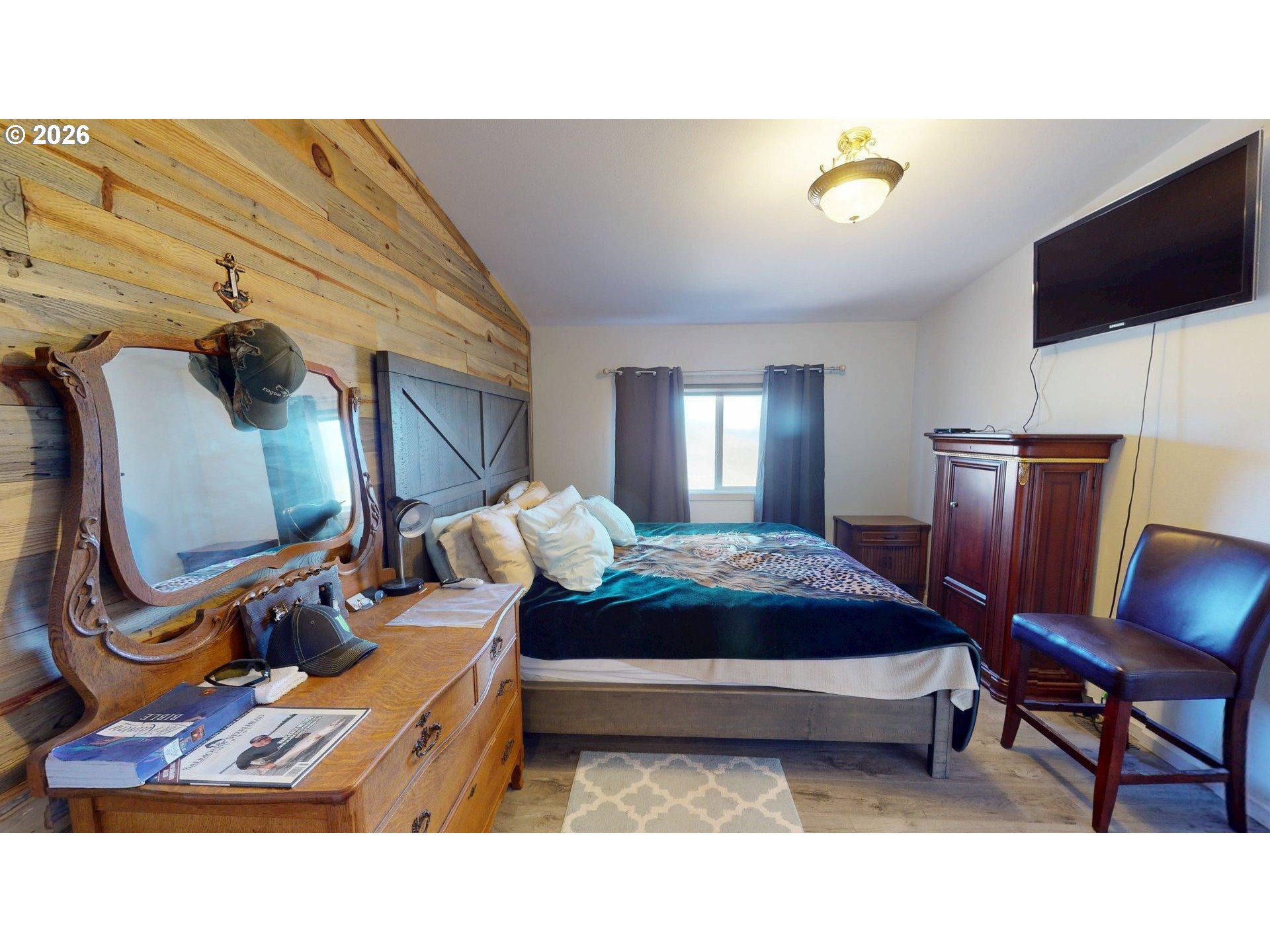 94515 Hayden Road Gold Beach, OR 97444 - Photo 14 of 36 Owner's Suite Bedroom