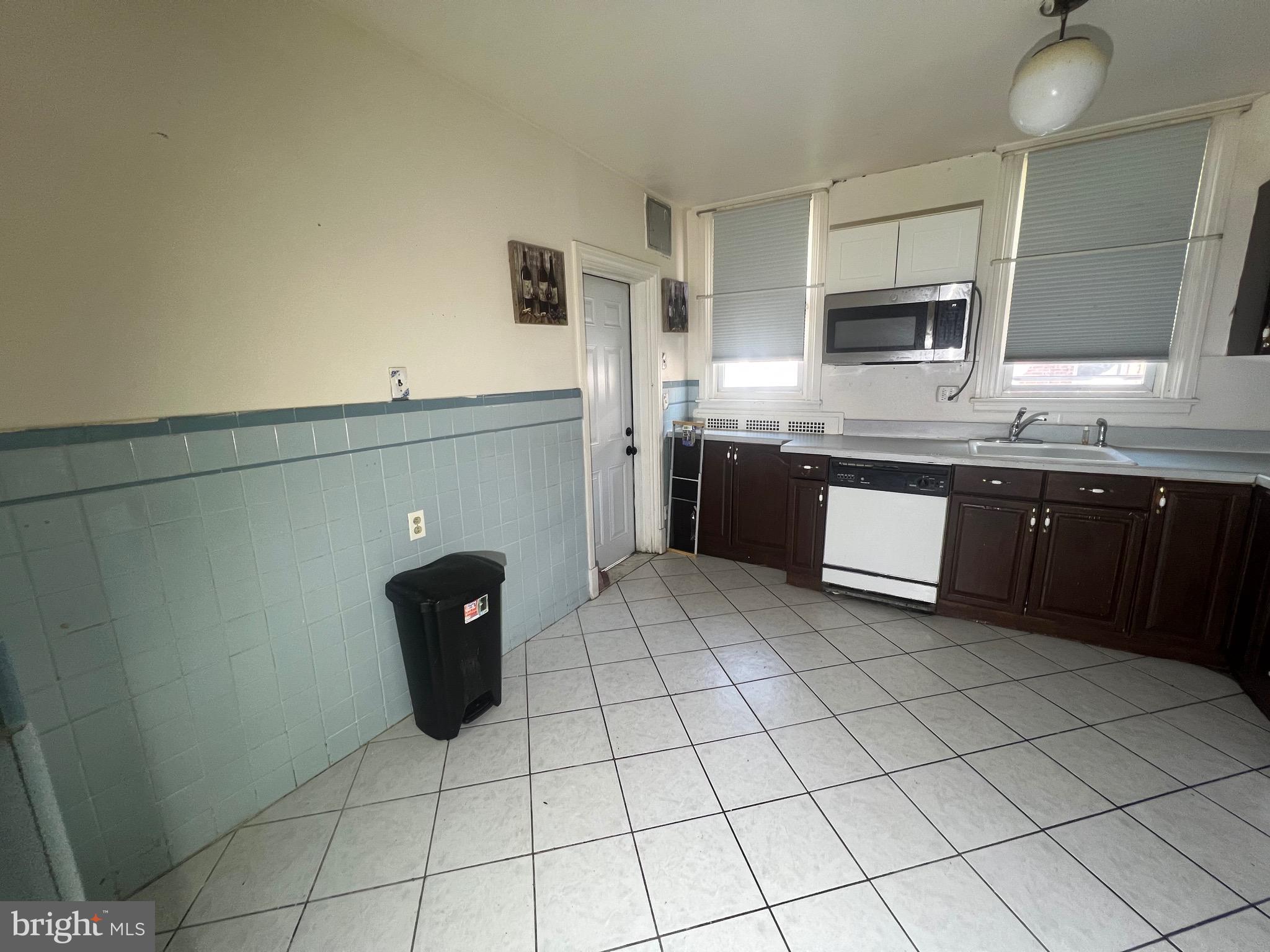 6715 Rutland Street Philadelphia, PA 19149 - Photo 6 of 24 Gallery Image 6