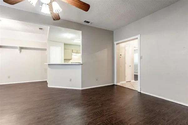 $1,900 | 845 Applewood Drive, Cedar Hill, TX 75104