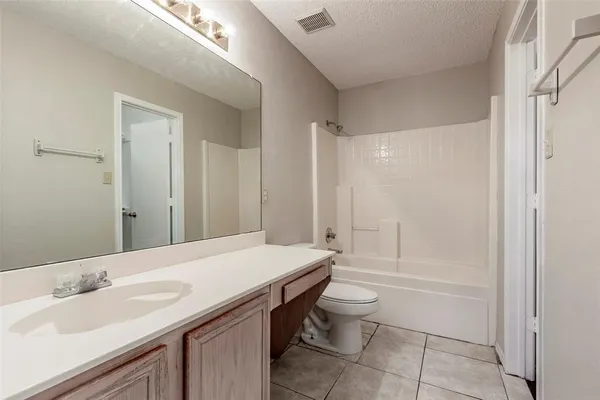 $1,900 | 845 Applewood Drive, Cedar Hill, TX 75104