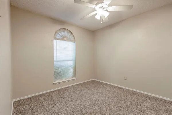 $1,900 | 845 Applewood Drive, Cedar Hill, TX 75104