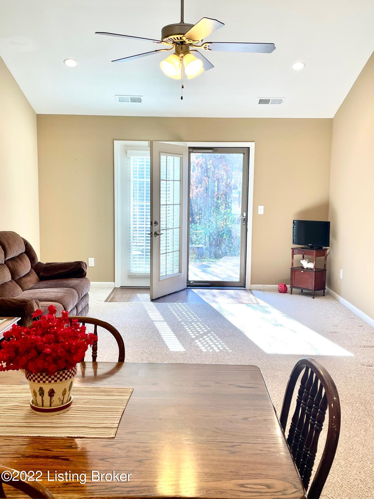 6708 Renate Road Louisville, KY 40291 - Photo 11 of 19 IMG_5016