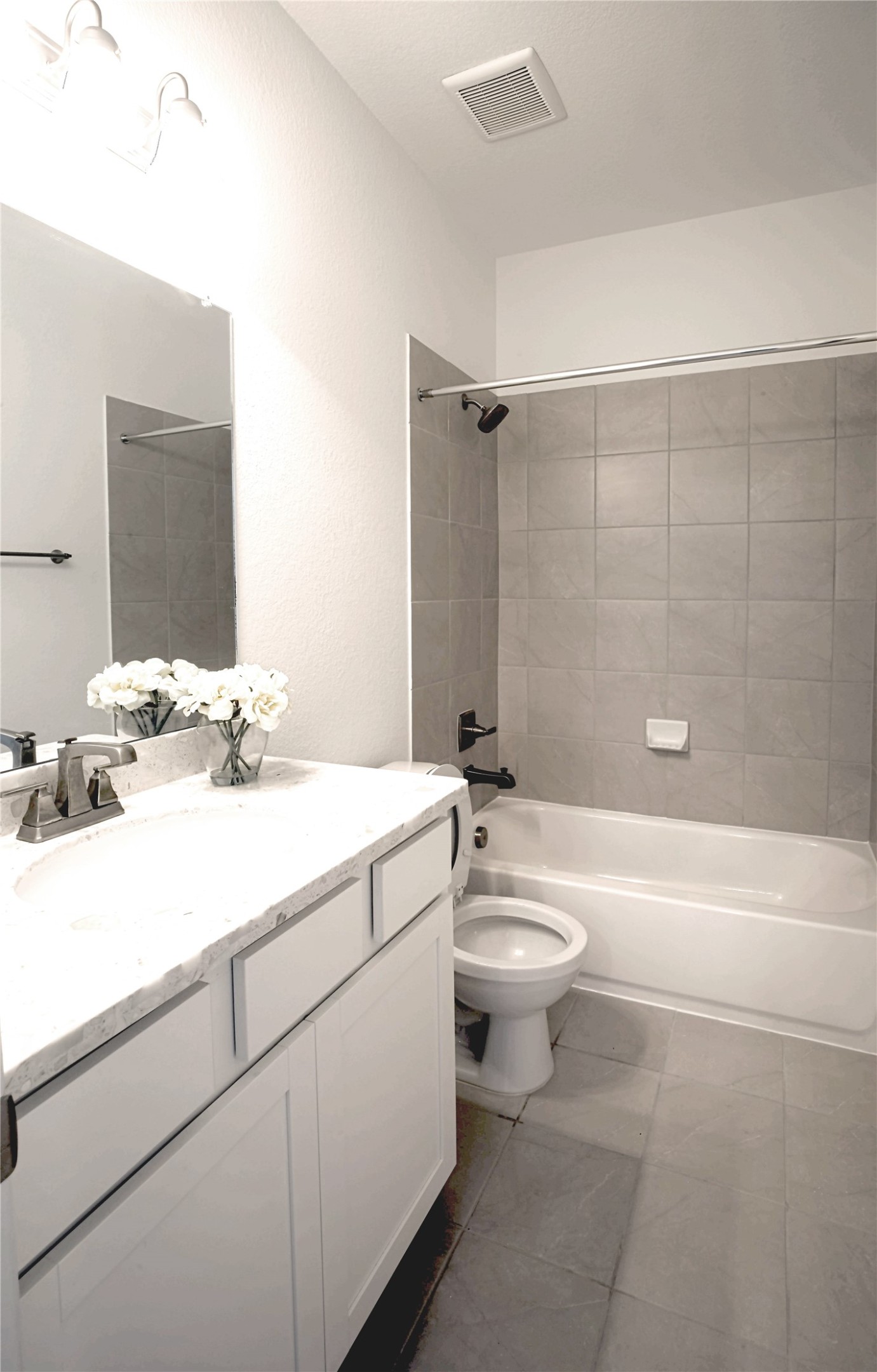 6307 Grand Drift Court Katy, TX 77494 - Photo 18 of 24 Bathroom 2