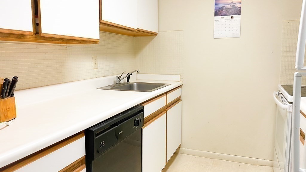 760 Farm Road, Unit 36 Marlborough, MA 01752 - Photo 8 of 21 Gallery Image 8