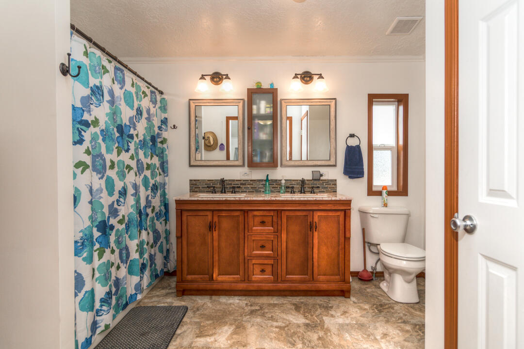 7105 Southwest Shad Road Terrebonne, OR 97760 - Photo 20 of 42 Shad Dr SW 7105 (19 of 43)