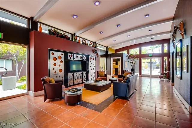 $2,100 | 9050 West Tropicana Avenue, Unit 1113, Las Vegas, NV 89147