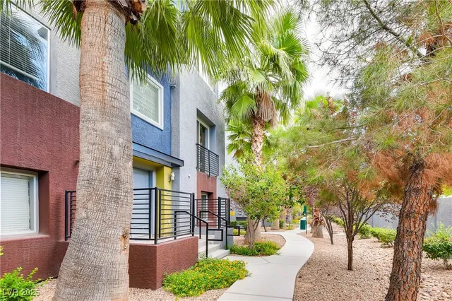 $2,100 | 9050 West Tropicana Avenue, Unit 1113, Las Vegas, NV 89147