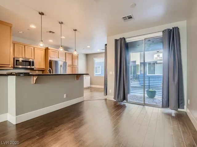 $2,100 | 9050 West Tropicana Avenue, Unit 1113, Las Vegas, NV 89147
