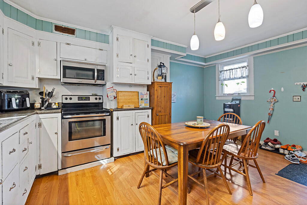 6 Grove Street Hallowell, ME 04347 - Photo 21 of 34 49_BP5A0375_DxO_mls