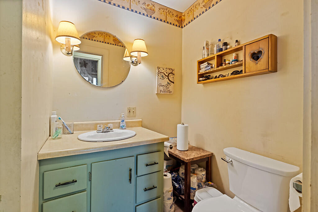 6 Grove Street Hallowell, ME 04347 - Photo 23 of 34 47_BP5A0369_DxO_mls