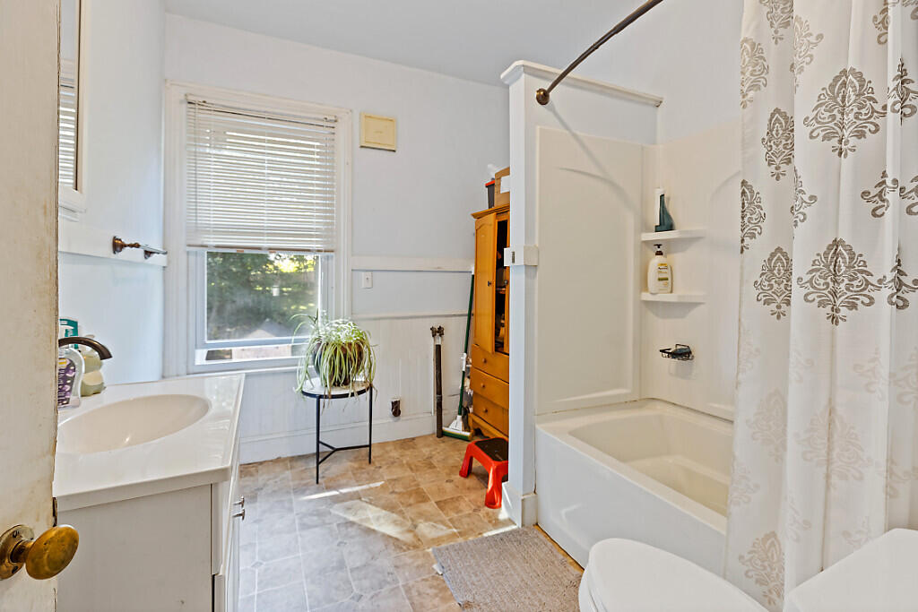 6 Grove Street Hallowell, ME 04347 - Photo 29 of 34 60_BP5A0408_DxO_mls