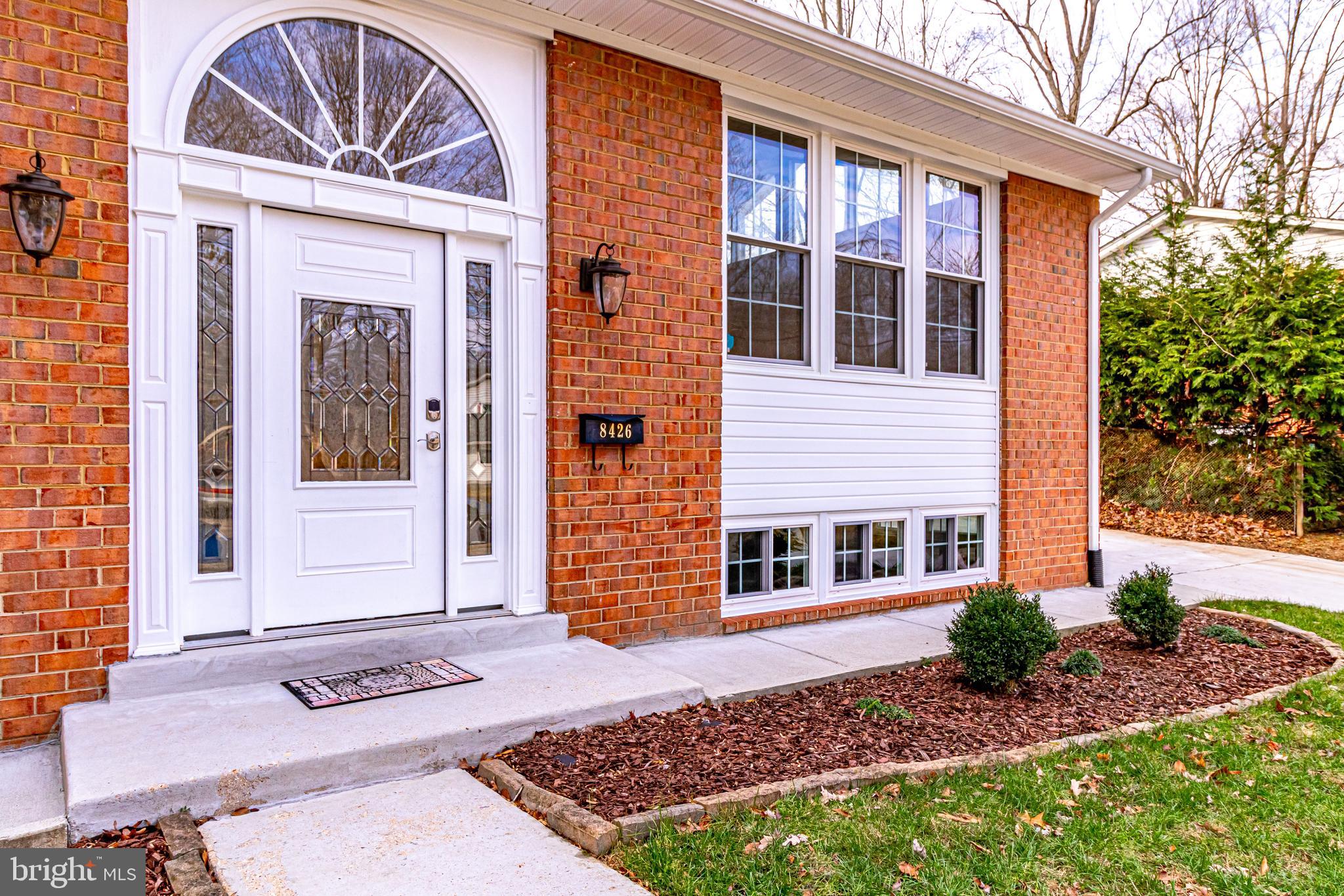 8426 Thames Street Springfield, VA 22151 - Photo 9 of 63