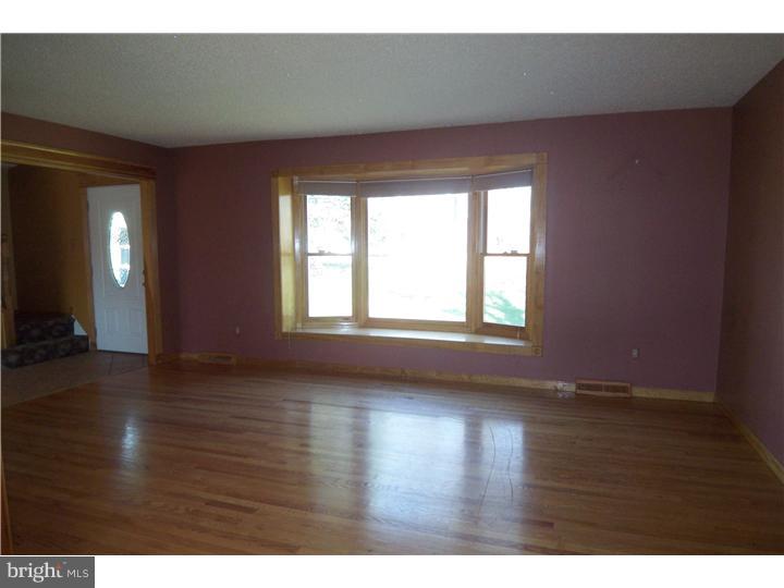 88 Home Road Hatboro, PA 19040 - Photo 3 of 25