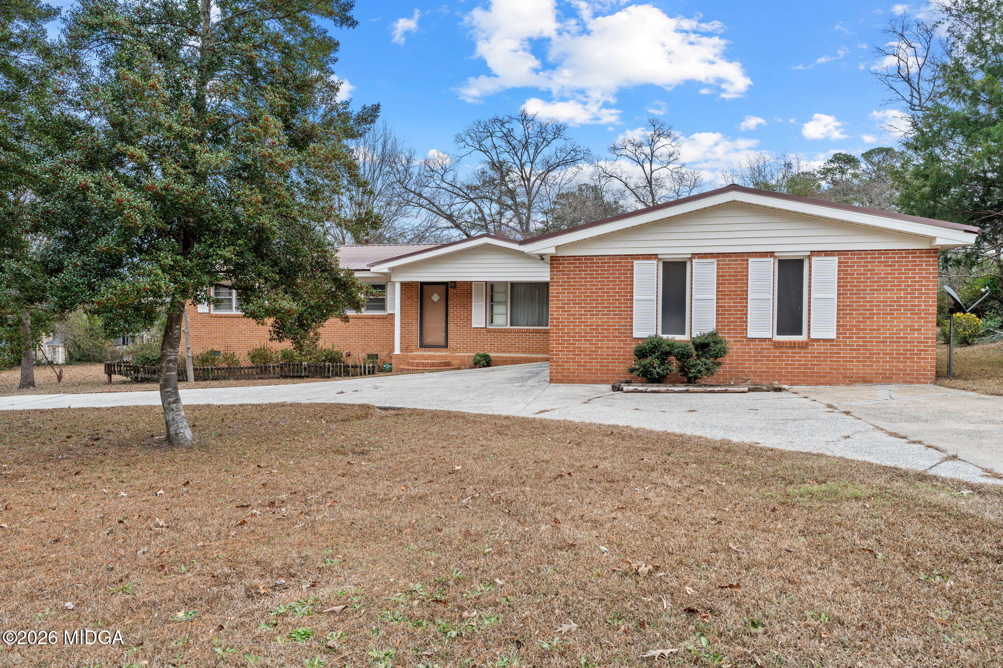 104 Lakeside Drive Warner Robins, GA 31088 - Photo 3 of 45 3-web-or-mls-DSC09847