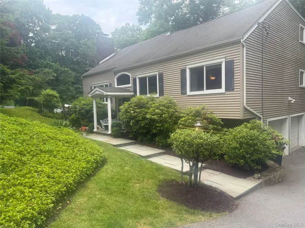 $925,000 | 7 David Road, Somers, NY 10589