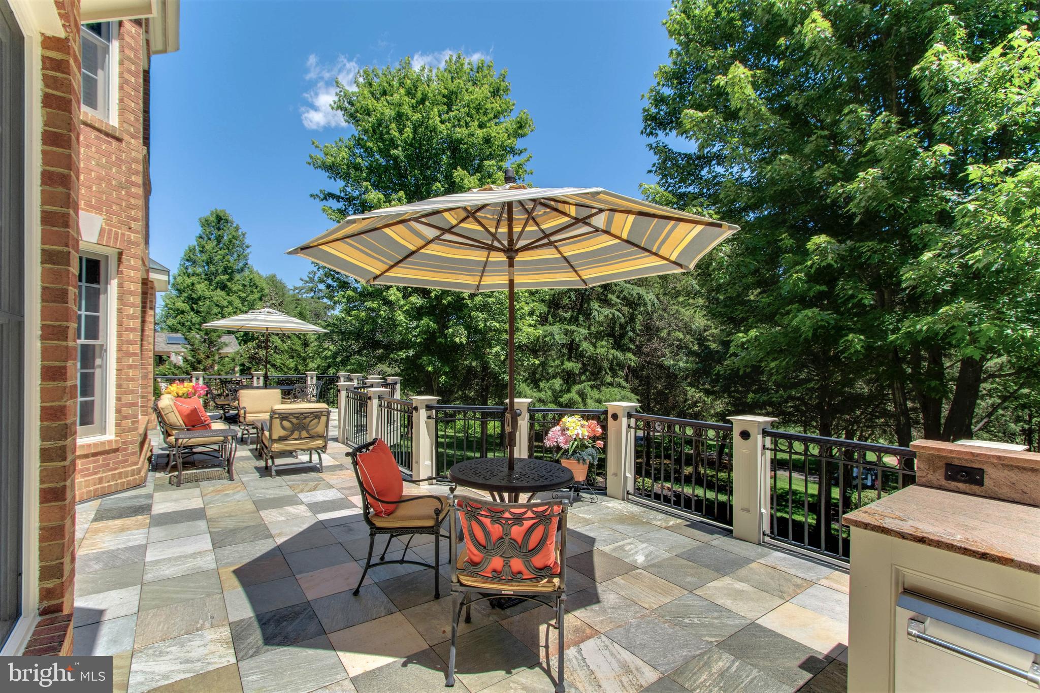 8314 Roxborough Loop Gainesville, VA 20155 - Photo 22 of 93 Excellent Entertaining Space