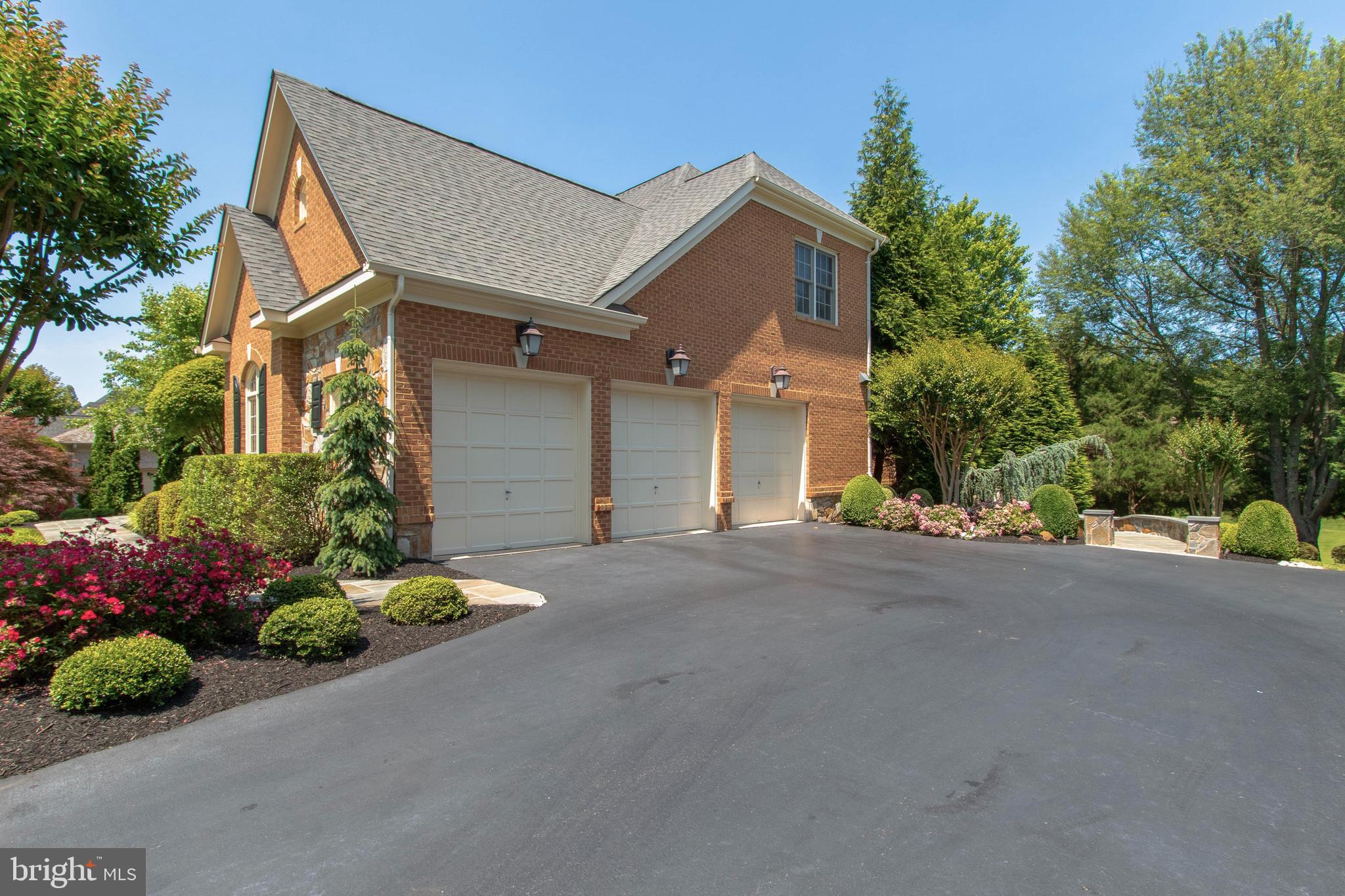 8314 Roxborough Loop Gainesville, VA 20155 - Photo 4 of 93 Nicely Finished Garage with Upgrade Doors