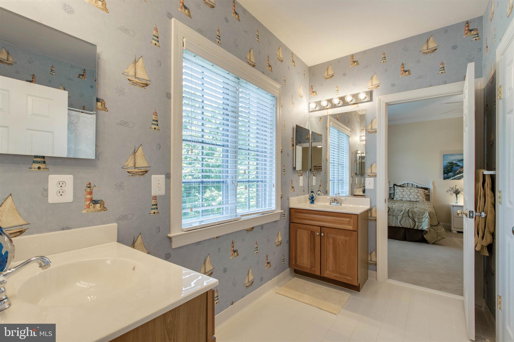 8314 Roxborough Loop Gainesville, VA 20155 - Photo 47 of 93 Shared Buddy Bath with Private Water Closet