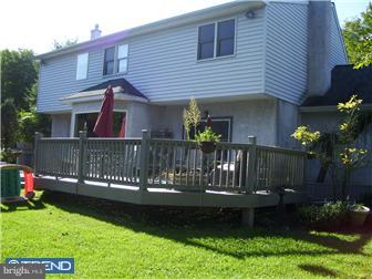 886 Spring View Drive Southampton, PA 18966 - Photo 2 of 12 Exterior Back