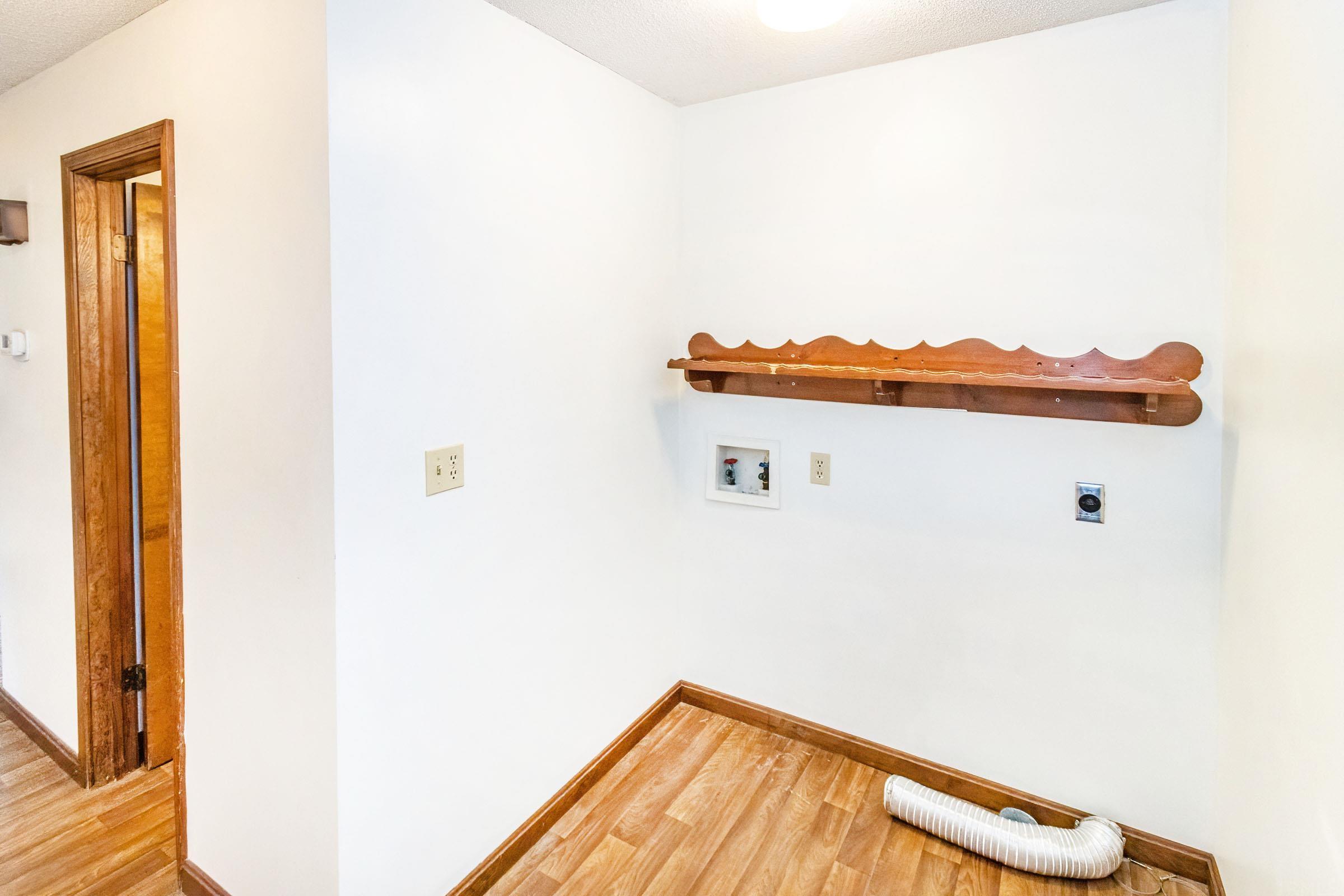 5044 Epworth Road Newburgh, IN 47630 - Photo 8 of 24 Gallery Image 8