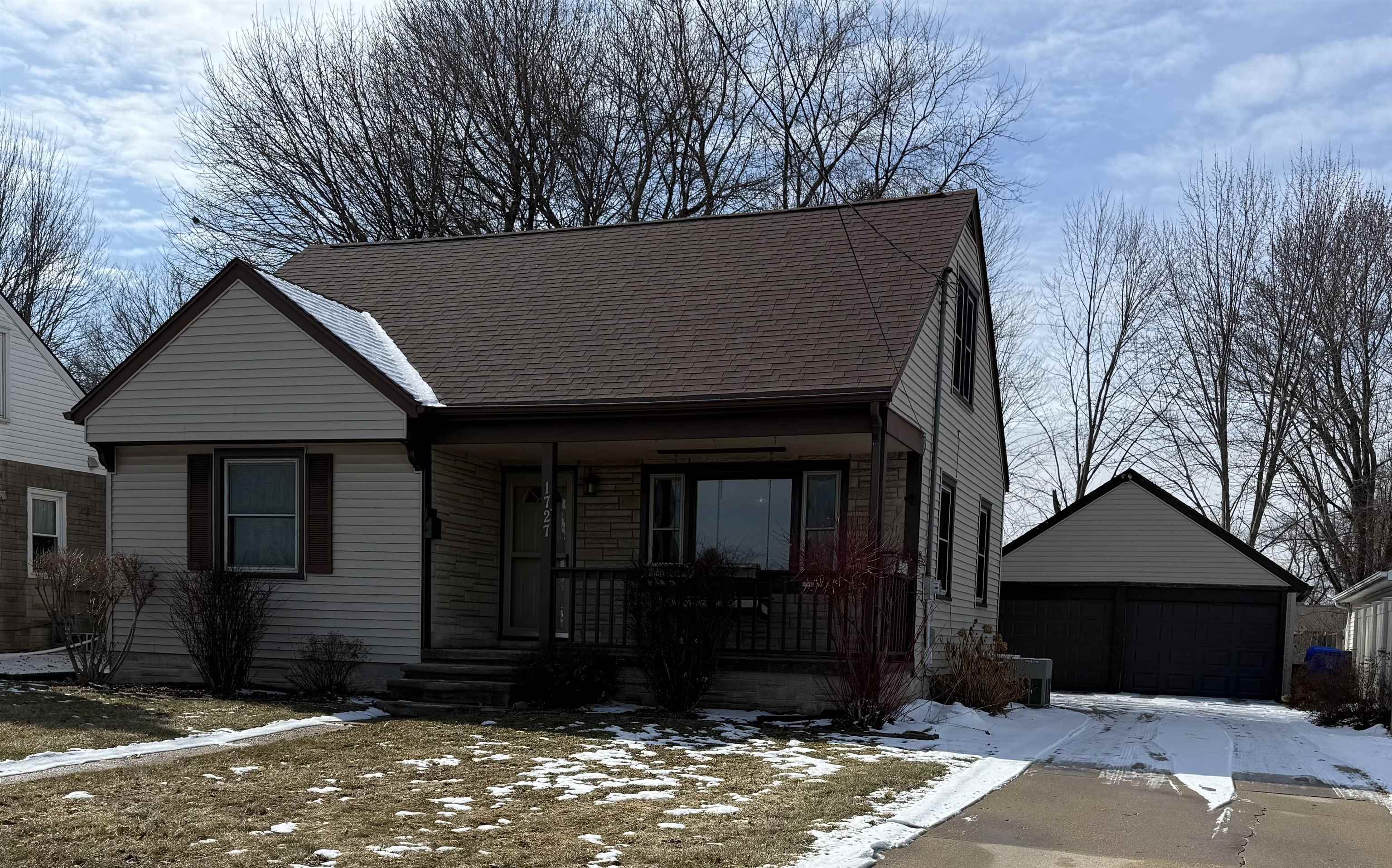 1727 South Lawe Street Appleton, WI 54915 - Photo 2 of 26