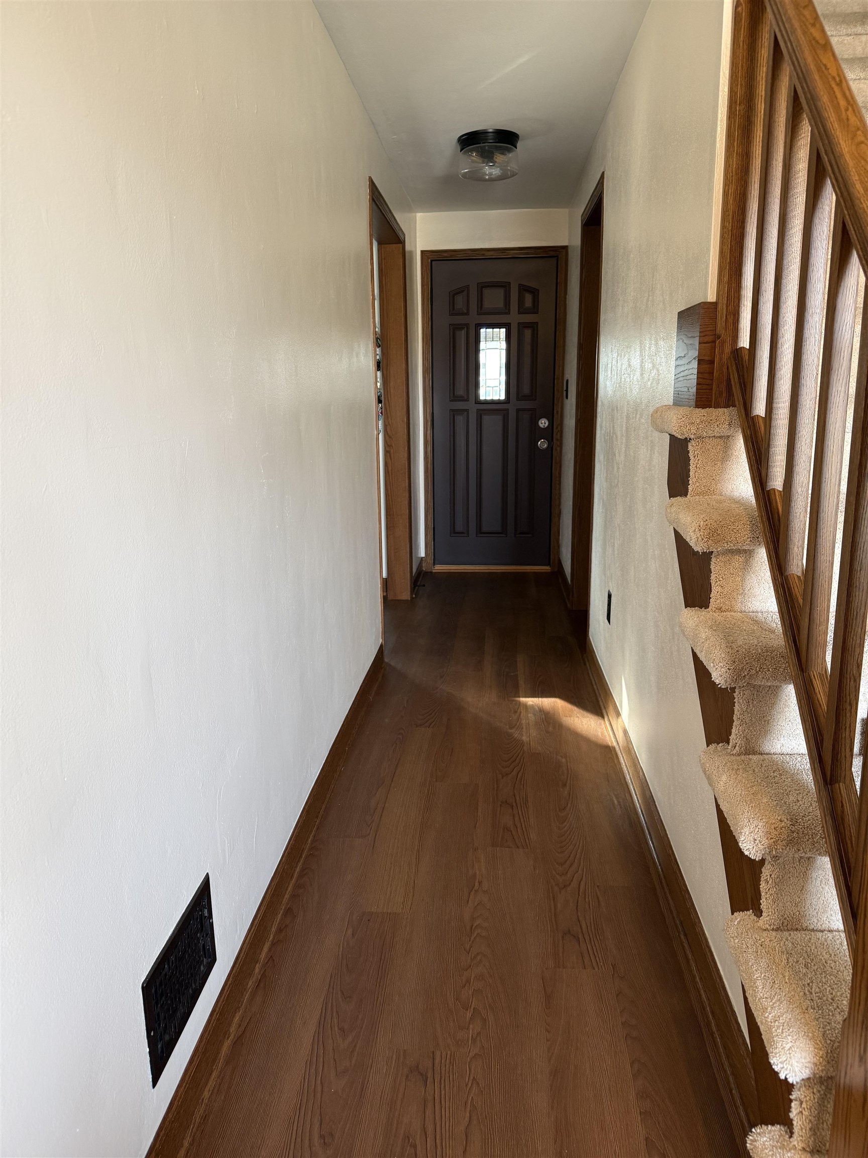 1727 South Lawe Street Appleton, WI 54915 - Photo 9 of 26