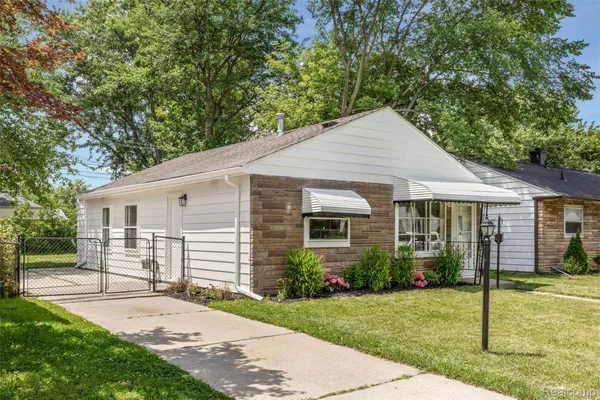 $199,950 | 2147 Almont Street, Ferndale, MI 48220