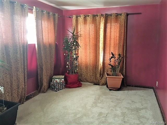 12449 Grafton Road Carleton, MI 48117 - Photo 10 of 14 g liv rm.JPG