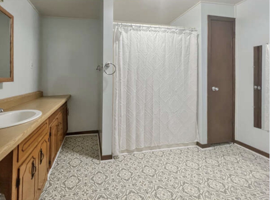 237 Higgs Road Big Rock, TN 37023 - Photo 8 of 19 a bath room with a sink
