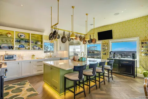 $2,799,000 | 2471 Village Oak, Canyon Lake, TX 78133